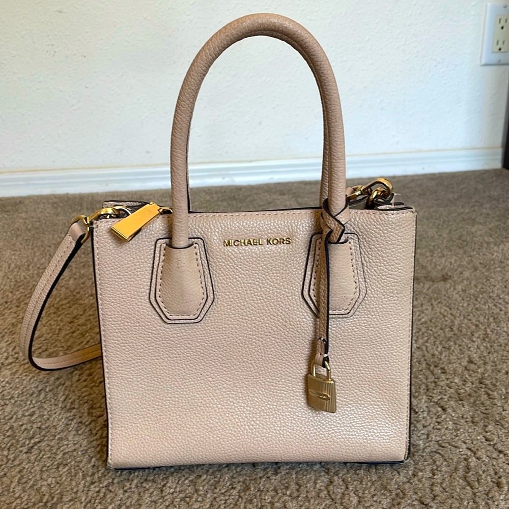 Michael Kors Medium Pebbled Leather Crossbody bag